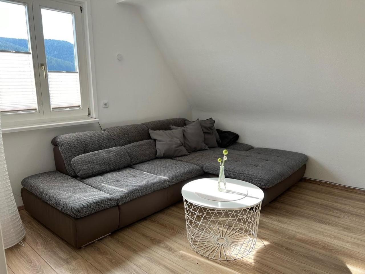 באיירסברון Ferienwohnung Am Wiesenrain מראה חיצוני תמונה